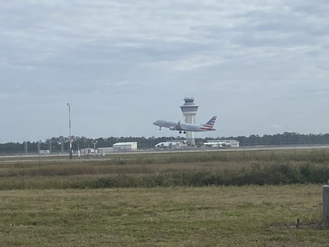 — — - American Airlines A321 departing from Fort Myers International Airport.