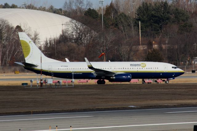 Boeing 737-800 (N739MA)