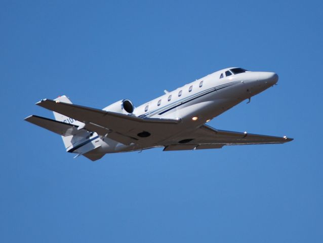 Cessna Citation Excel/XLS (N210VS) - VS MANAGEMENT LLC departing runway 2 at KJQF - 3/6/13