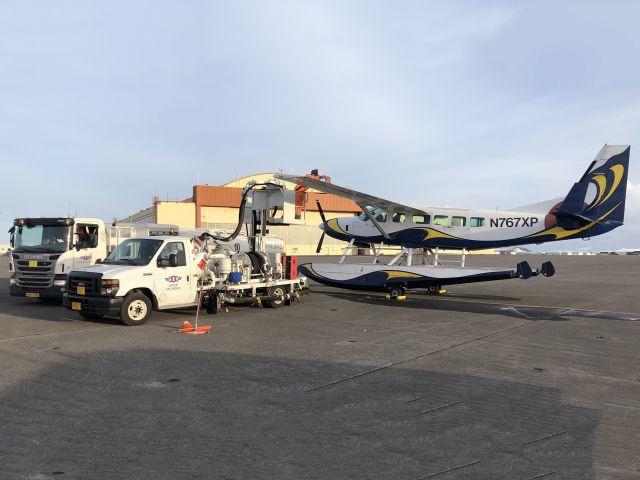 Cessna Caravan (N767XP) - 7 APR 2017. Fueling with a man lift.