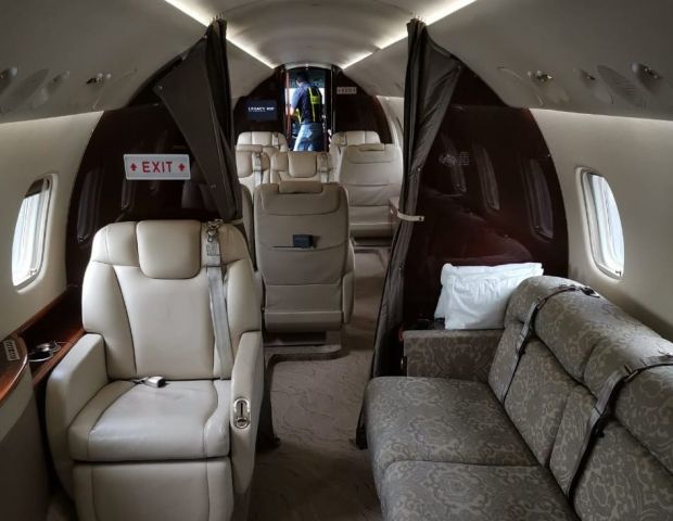 HP1A — - This is the presidential plane of Panama, purchased in 2009 with the financial aid from the Taiwanese government and delivered in January 2010, this airplane replaced the old Grumman Gulfstream II presidential plane.