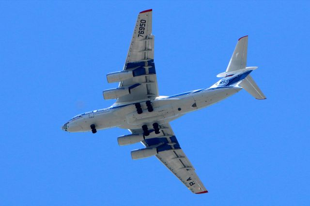 Ilyushin Il-76 (RA-76950) - Landing at Moffett Field 5/1/2016.