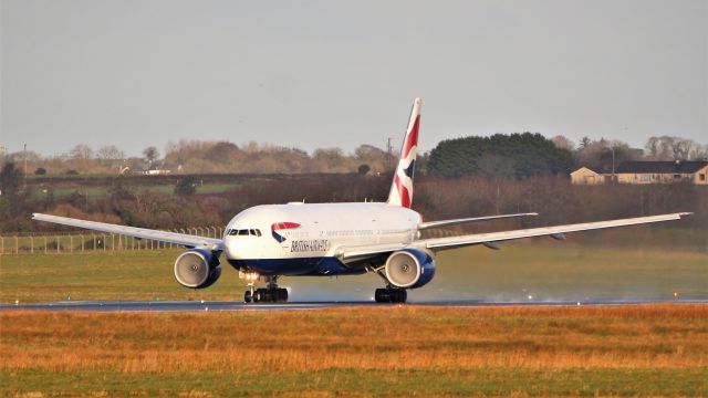 Boeing 777-200 (G-YMMH) - ba b777-236er g-ymmh dep shannon for heathrow 11/12/19.