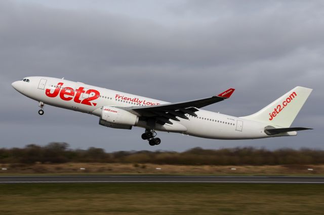 Airbus A330-200 (G-VYGL) - EXS917 to Tenerife after being deiced 