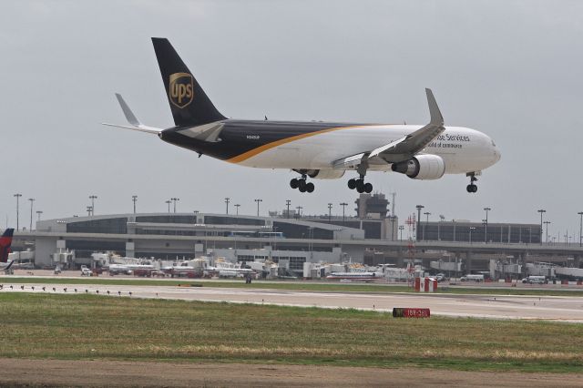 BOEING 767-300 (N345UP) - UPS 2905 landing at KDFW after a flight from KLAX