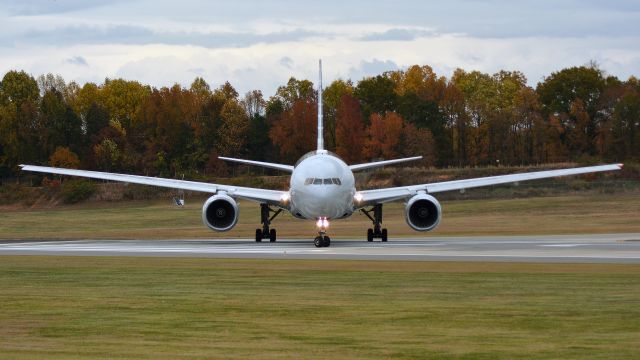 Boeing 777-200 (N770AN) - 11/11/21