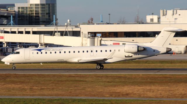 Canadair Regional Jet CRJ-700 (N11EA) - Vero Beach bound