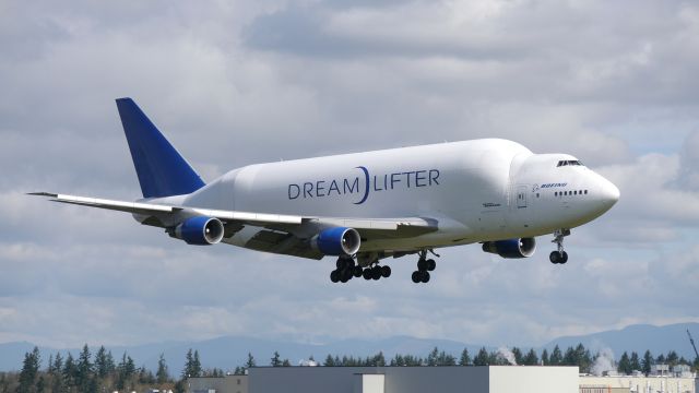 Boeing 747-400 (N718BA) - GTI4151 from RJGG / NGO on final to Rwy 16R on 3/18/15. (ln 932 / cn 27042).