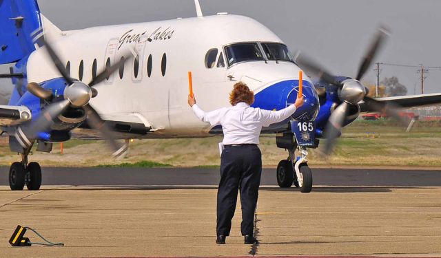 Beechcraft 1900 (N165YV)