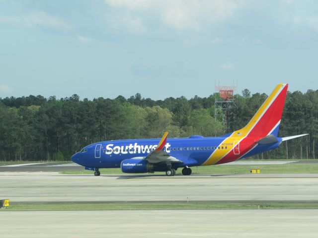 Boeing 737-700 (N730SW)