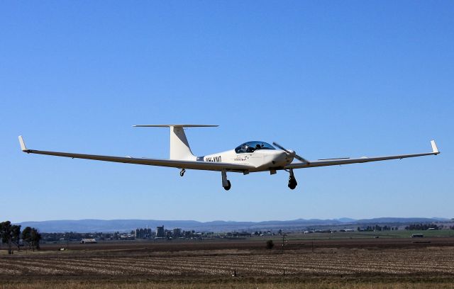 VH-XNO — - Arriving at Clifton on a perfect flying day - motor glider on short finals