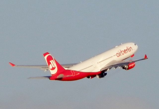 Airbus A330-200 (D-ALPB)