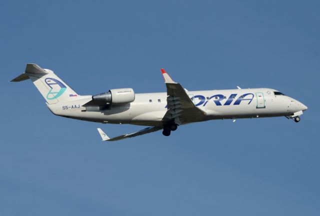 Canadair Regional Jet CRJ-200 (S5-AAJ)