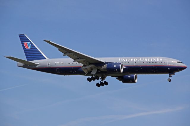 Boeing 777-200 (N792UA)