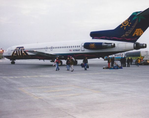 Boeing 727-100 (N786AT)