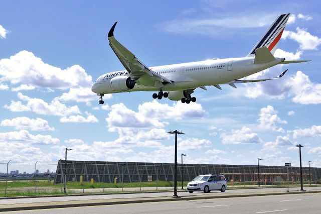 Airbus A350-900 (F-HTYE)