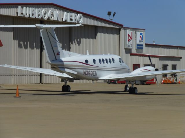 Beechcraft Super King Air 200 (N360AE)