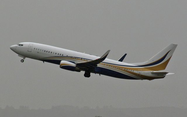 Boeing 737-700 (N737GG) - n737gg dep shannon 28/2/15.