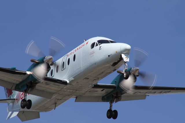 Beechcraft 1900 (C-GAAR)