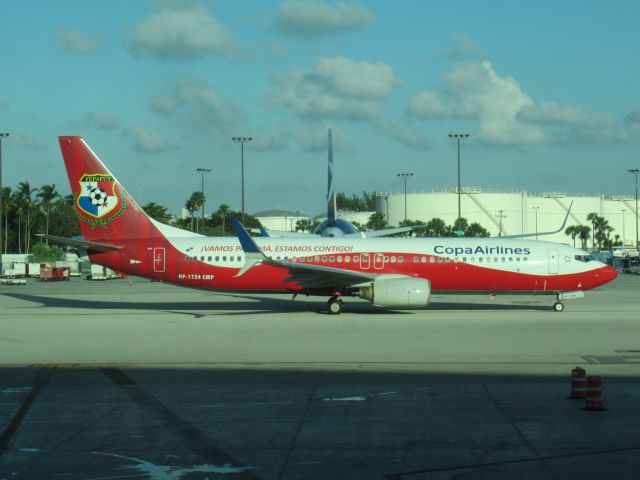 Boeing 737-800 (HP-1534CMP)