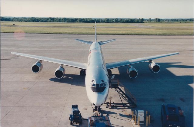 McDonnell Douglas DC-8-70 —