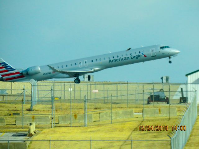 Canadair Regional Jet CRJ-900 (N593NN)