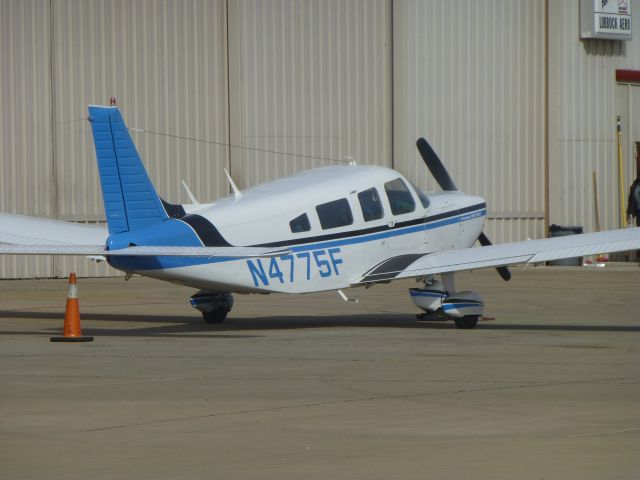 Piper Cherokee (N4775F)