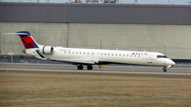 Canadair Regional Jet CRJ-900 (N197PQ)