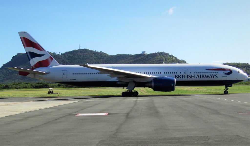 Boeing 777-200 (G-YMMF)