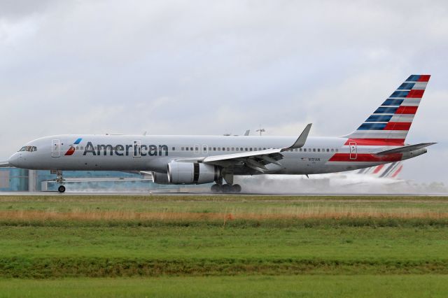 Boeing 757-200 (N191AN)