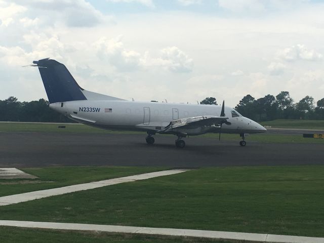 Embraer EMB-120 Brasilia (N233SW)