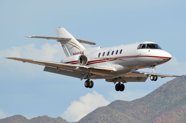 Hawker 800 (N565SK)