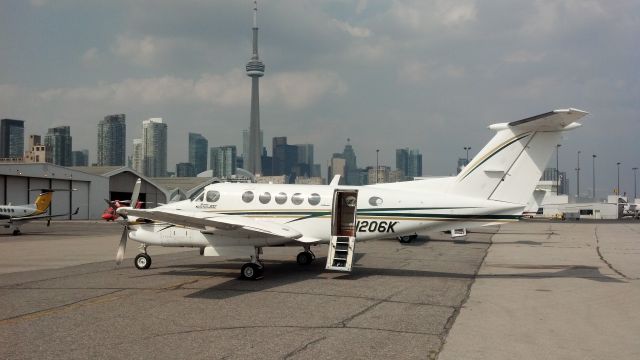 Beechcraft Super King Air 300 (N206K)