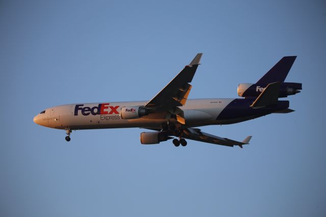 Boeing MD-11 (N573FE)