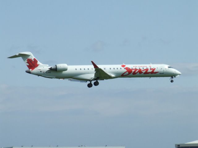 Canadair Regional Jet CRJ-900 (C-GJAZ)