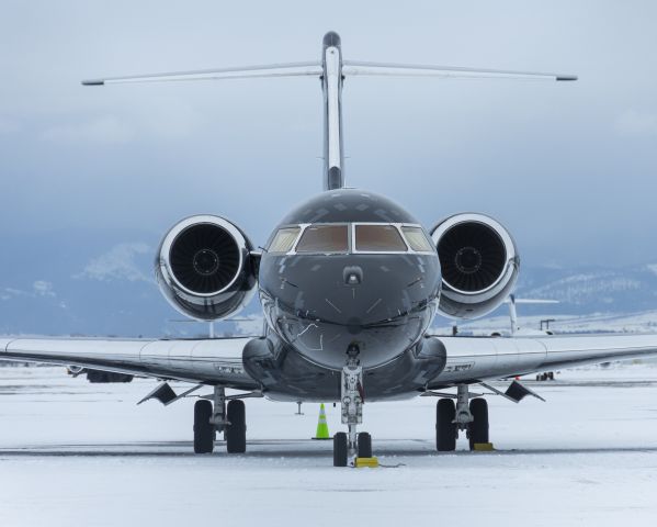 Bombardier Global Express (N82EM) - Private Global Express resting after a morning flight from Allentown, PA