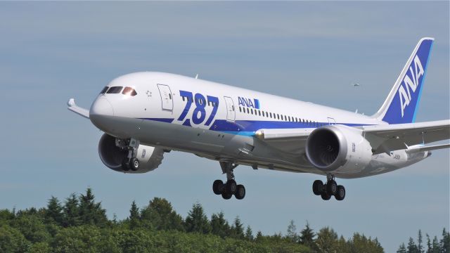 Boeing 787-8 (JA811A) - BOE508 (LN:51) on final approach to runway 34L ending an afternoon flight test on 6/27/12.