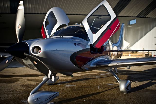 Cirrus SR-22 (C-FEIR)