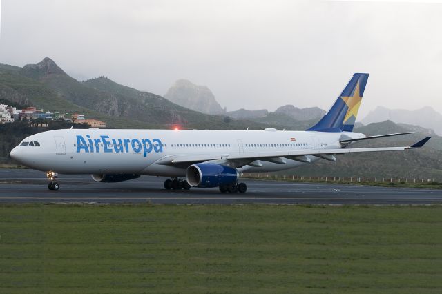 Airbus A330-300 (EC-MIN)