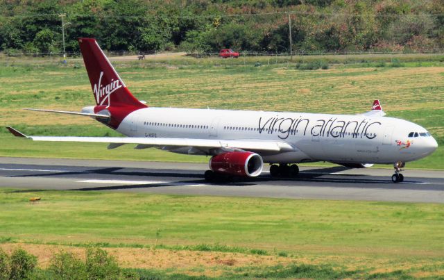 Airbus A330-300 (G-VUFO)