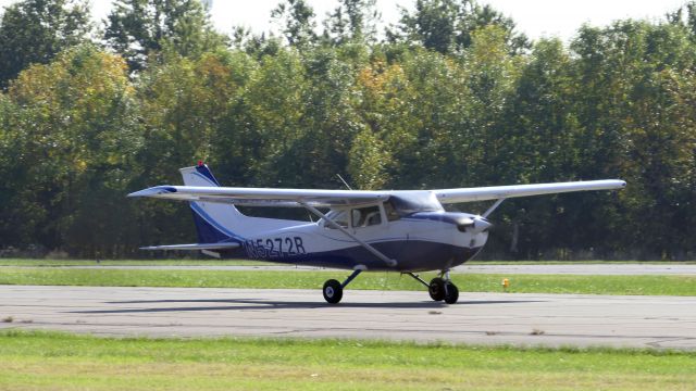 Cessna Skyhawk (N5272R)