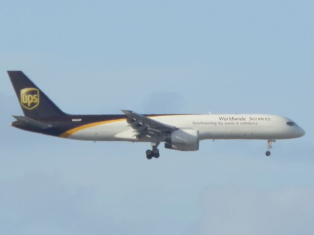 Boeing 757-200 (N452UP)