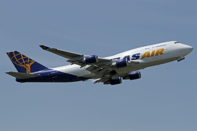 Boeing 747-400 (N458MC)