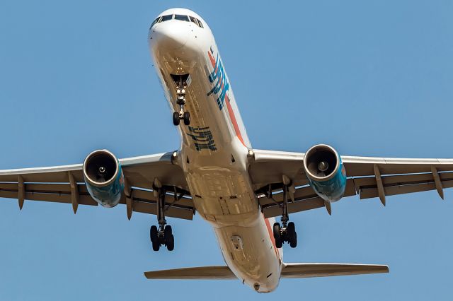 BOEING 757-300 (4X-BAW)