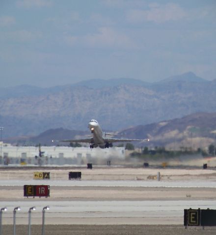 Airbus A320 (N408NV)