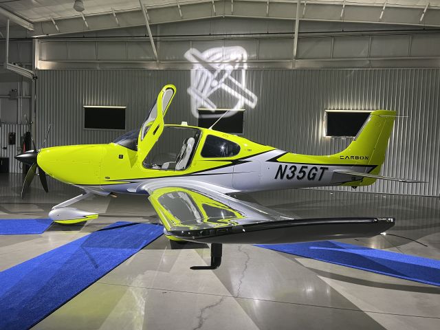 Cirrus SR-22 (N35GT)