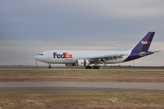 Airbus A300F4-600 (N663FE)