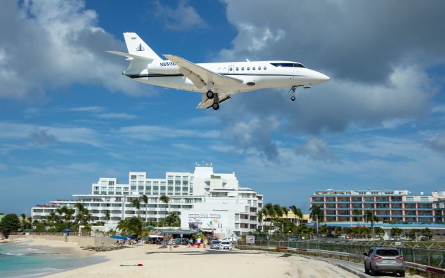 Dassault Falcon 2000 (N88GD)