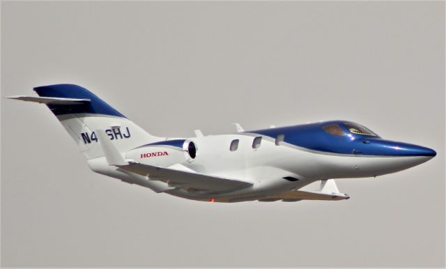 Honda HondaJet (N426HJ) - Honda Jet HA-420 performs at the Reno Air Races 2017