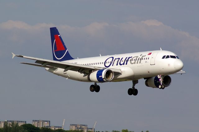 Airbus A320 (TC-OBE)